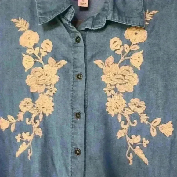 Knox Rose Embroidered Denim Button Down Shirt S - Picture 7 of 7